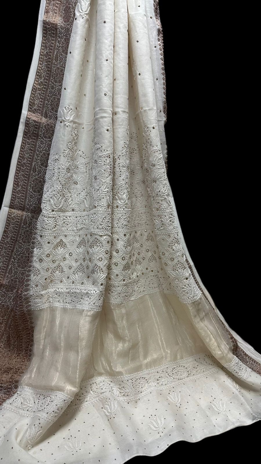 Chikankari on Maheshwari Silk